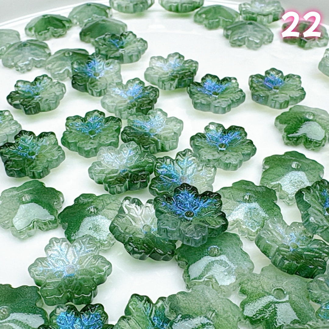 A559 瑠璃の花びら – 透明感あふれるエレガントなアクセサリーパーツ  つめつめ放題